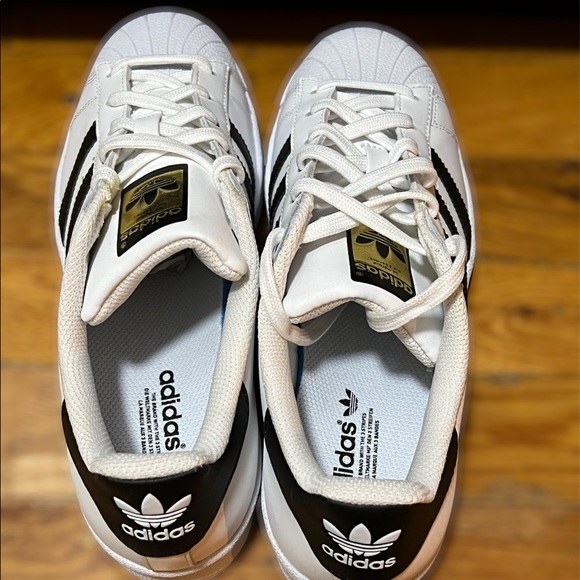 New Adidas Superstar Shoes White with Black Straps Size US 7 - Picture 2 of 11